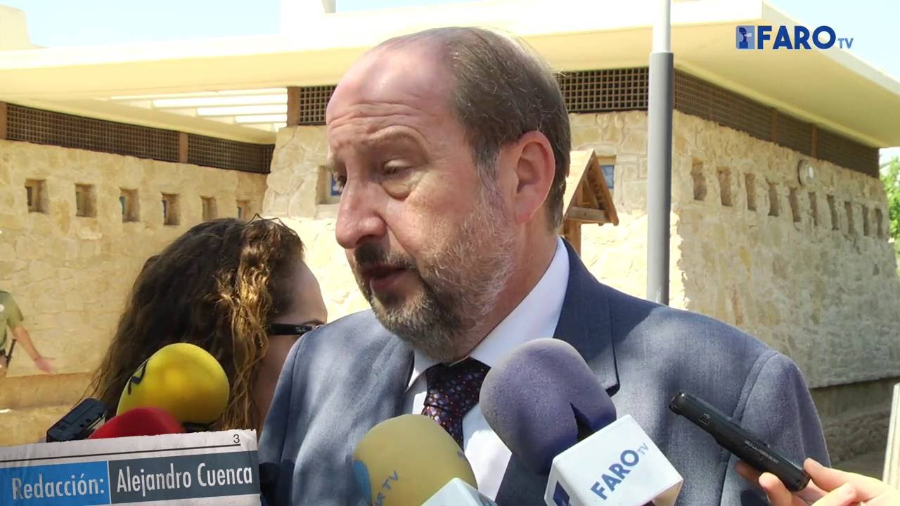 multa por tirar escombros en el campo