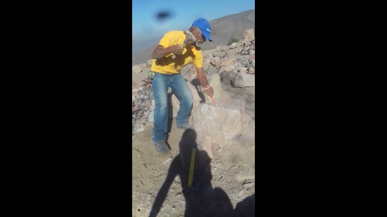 persona que labra las piedras para la construccion