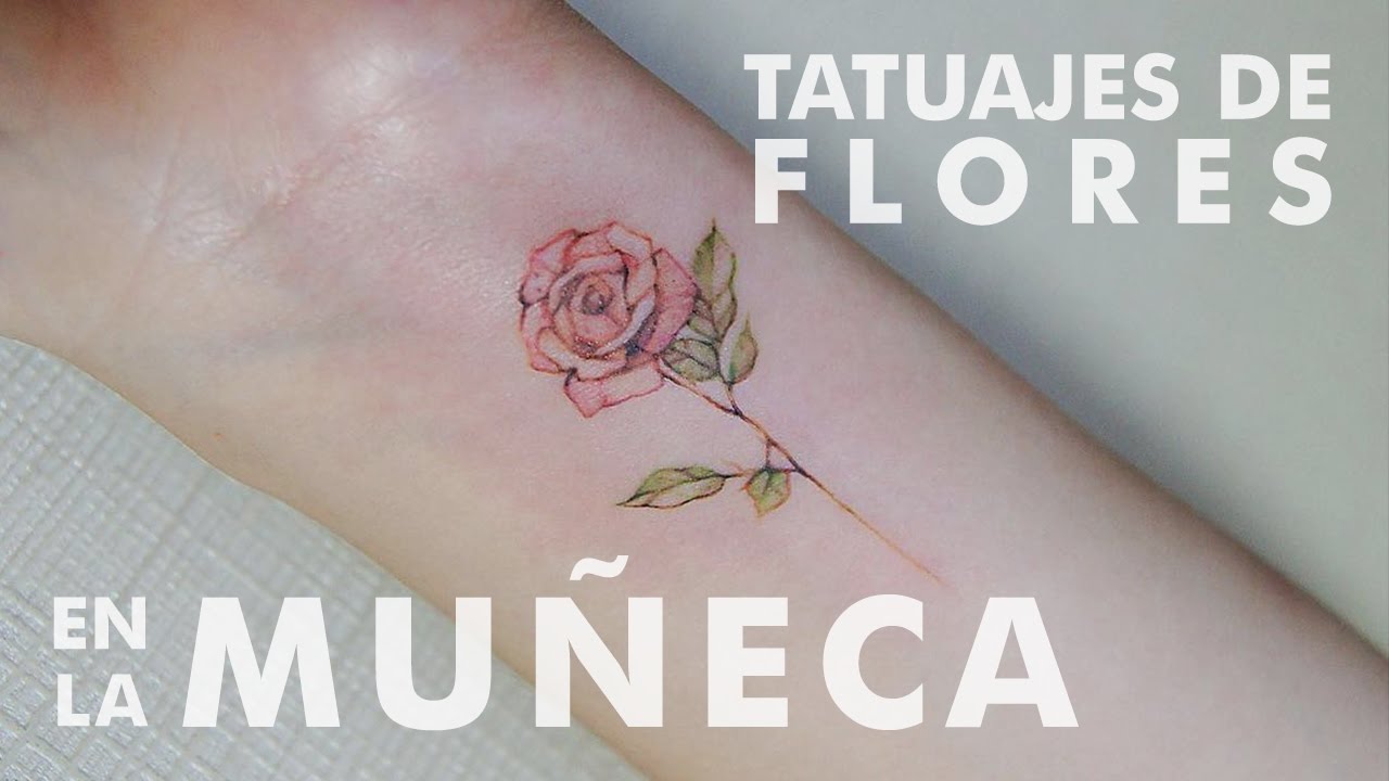 tatuajes de flores en la muñeca para mujer