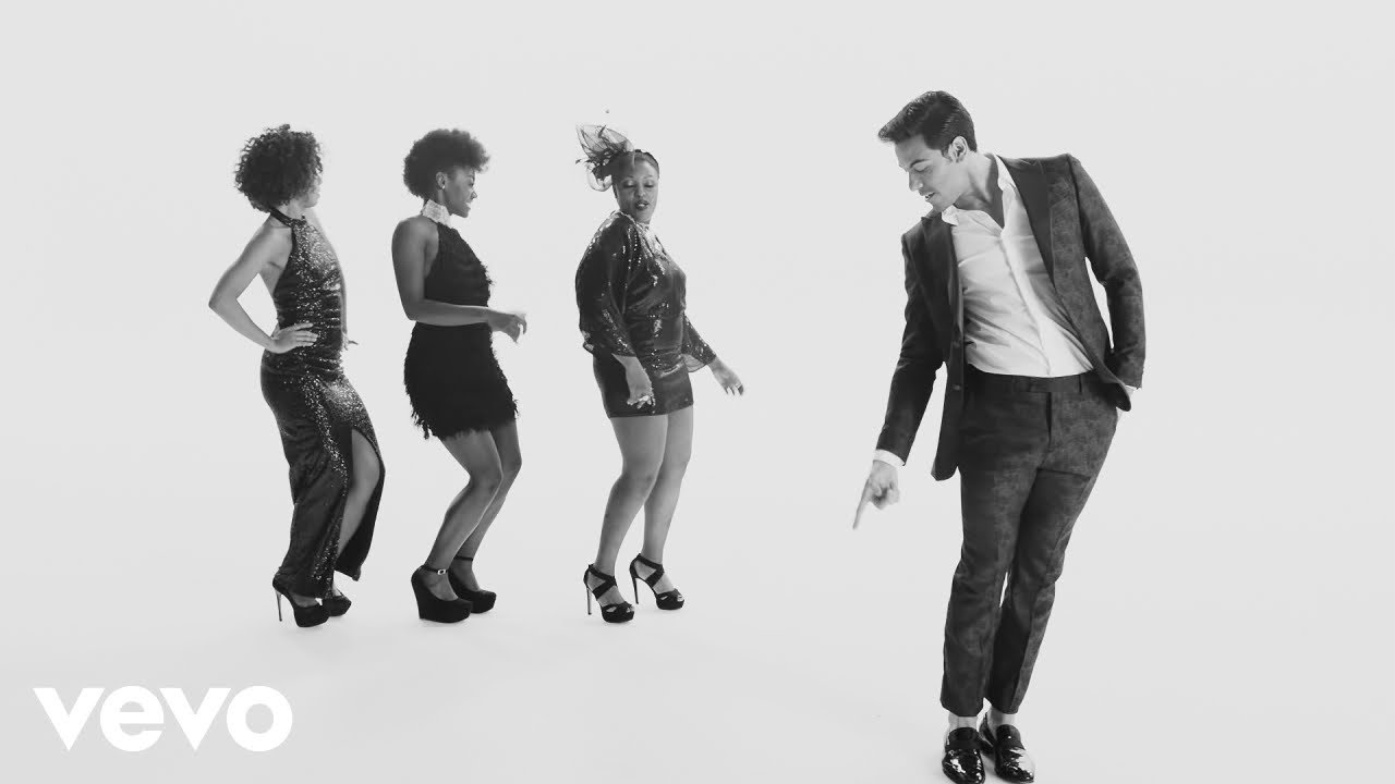 quiero ser el unico que vive entre tus besos