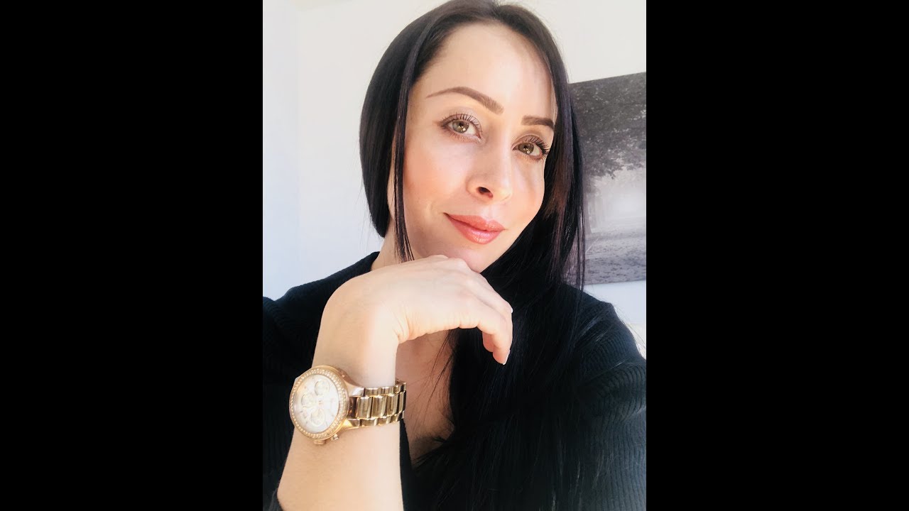 de que lado va el reloj en la mujer